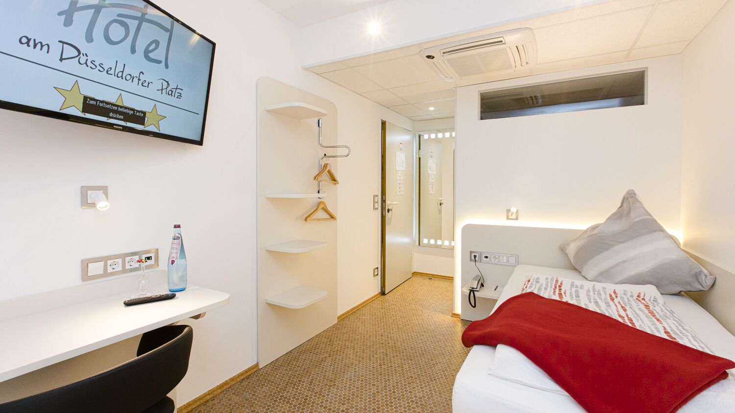 comfort single room, 1 single bed, patio | desk, laptop workspace, soundproofing, iron/ironing board