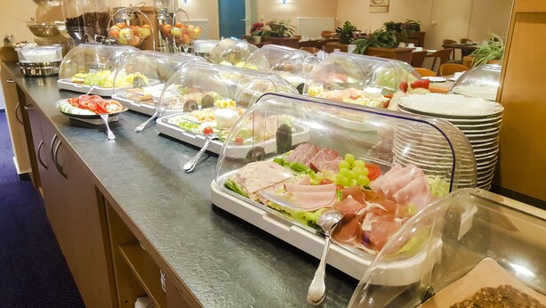 Frokostbuffé hver dag (mot et tillegg)