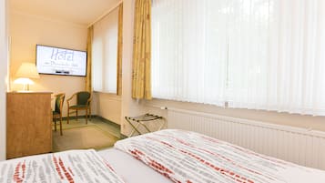 Standard-Doppelzimmer | Schreibtisch, laptopgeeigneter Arbeitsplatz, schallisolierte Zimmer