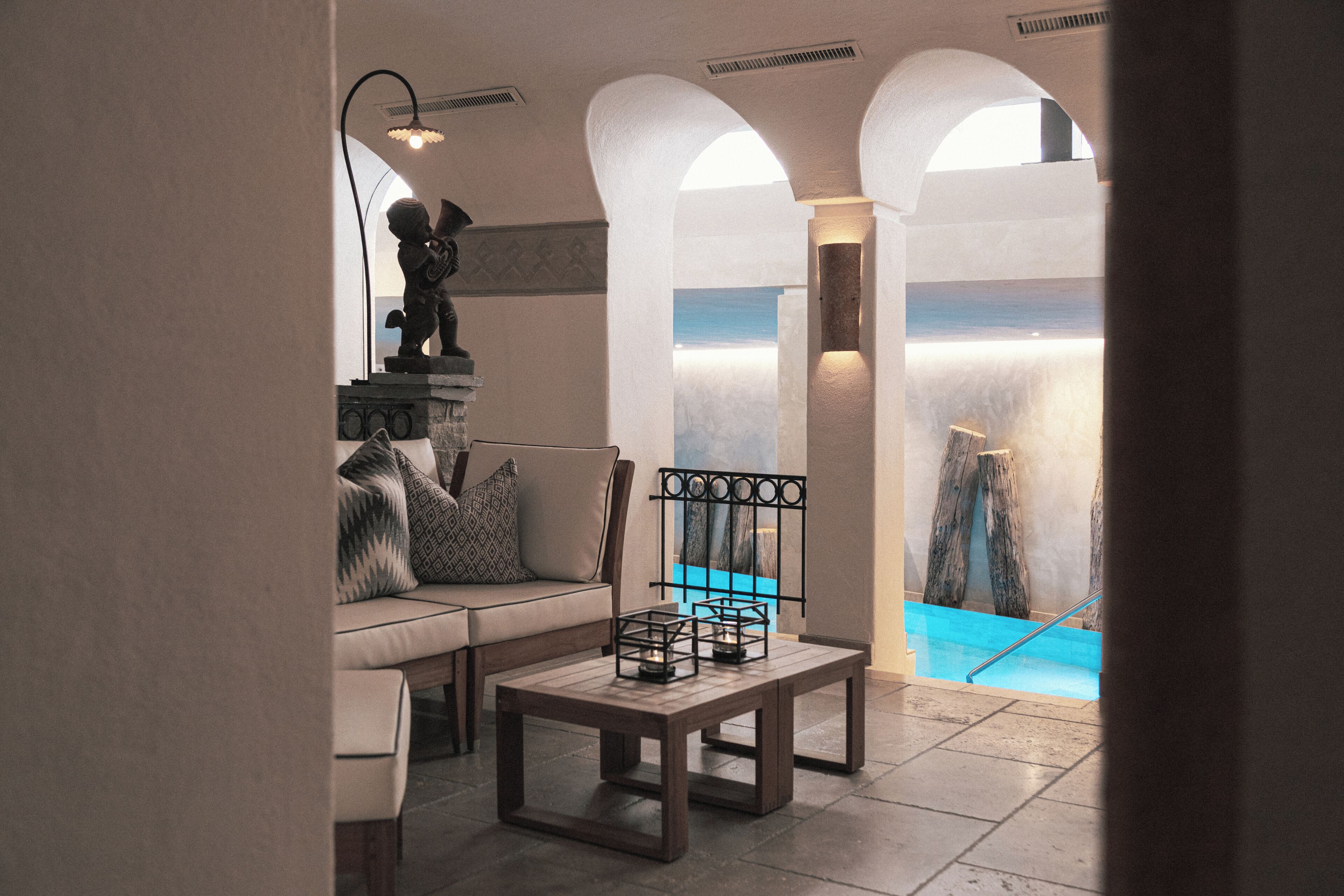 indoor pool, pool loungers