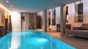 Indoor pool, sun loungers