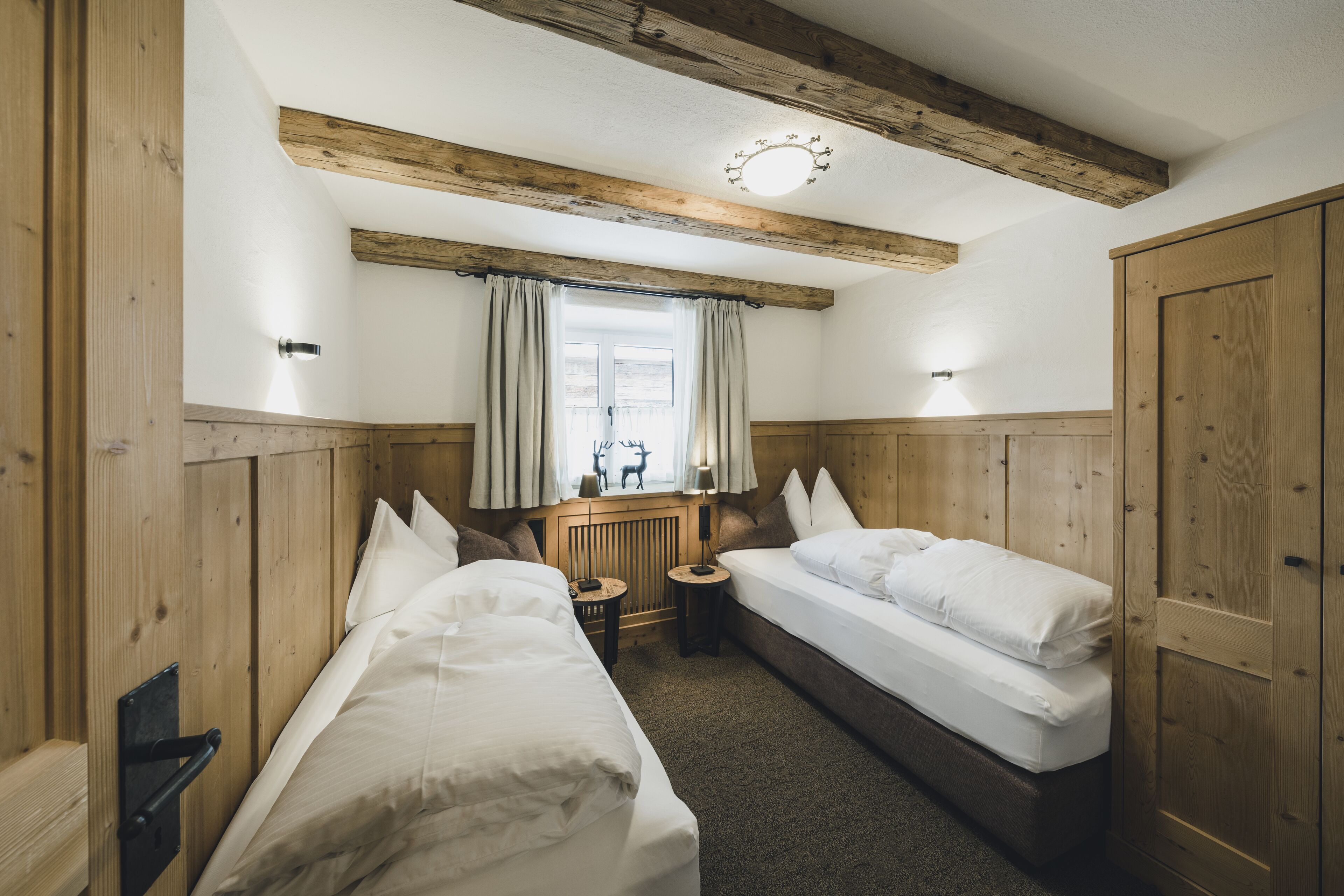 family room, balcony | 1 bedroom, minibar, in-room safe, individually decorated