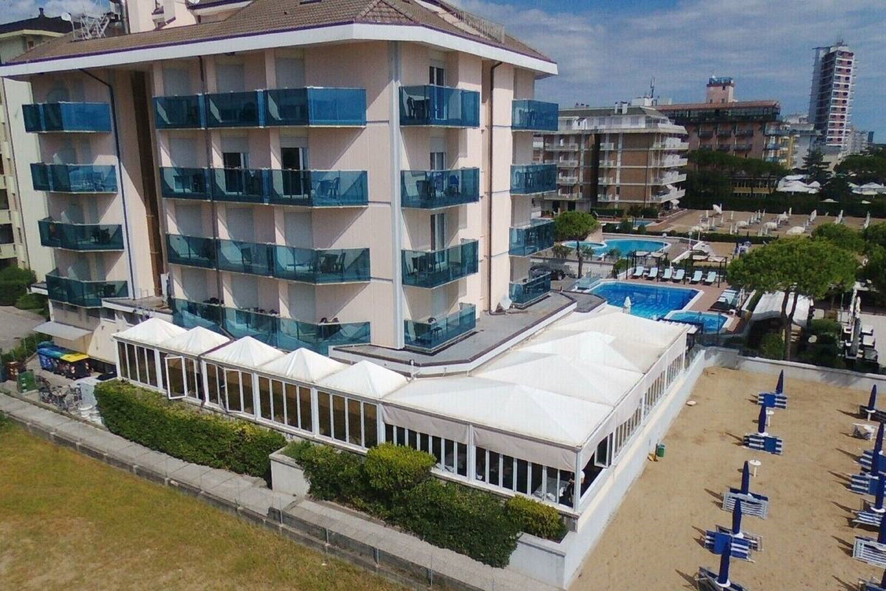 minibar, in-room safe, desk, cots/infant beds