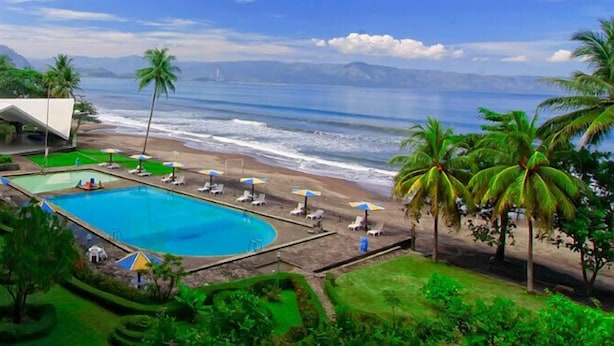 Kolam renang terbuka