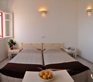 Free cots/infant beds, free WiFi, bed sheets