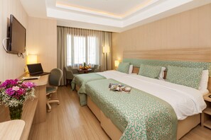 Family Room | Premium bedding, minibar, in-room safe, desk - Hotel Golden Way Giyimkent (Istanbul)