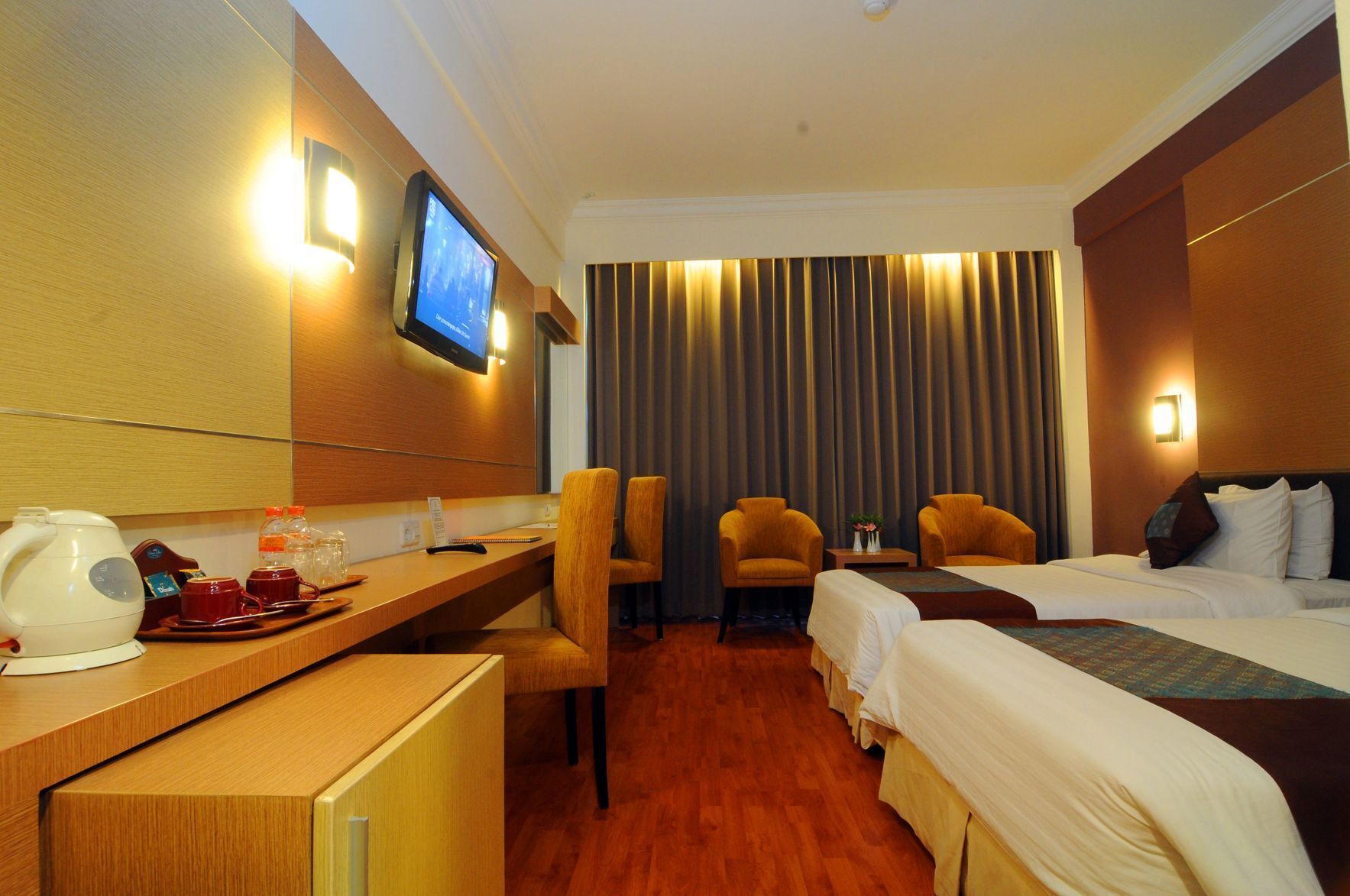 Premium bedding, minibar, in-room safe, desk