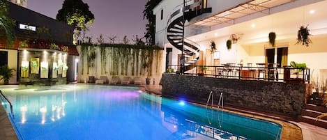 Piscine extérieure