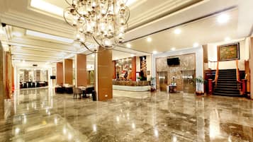 Coin salon dans le hall