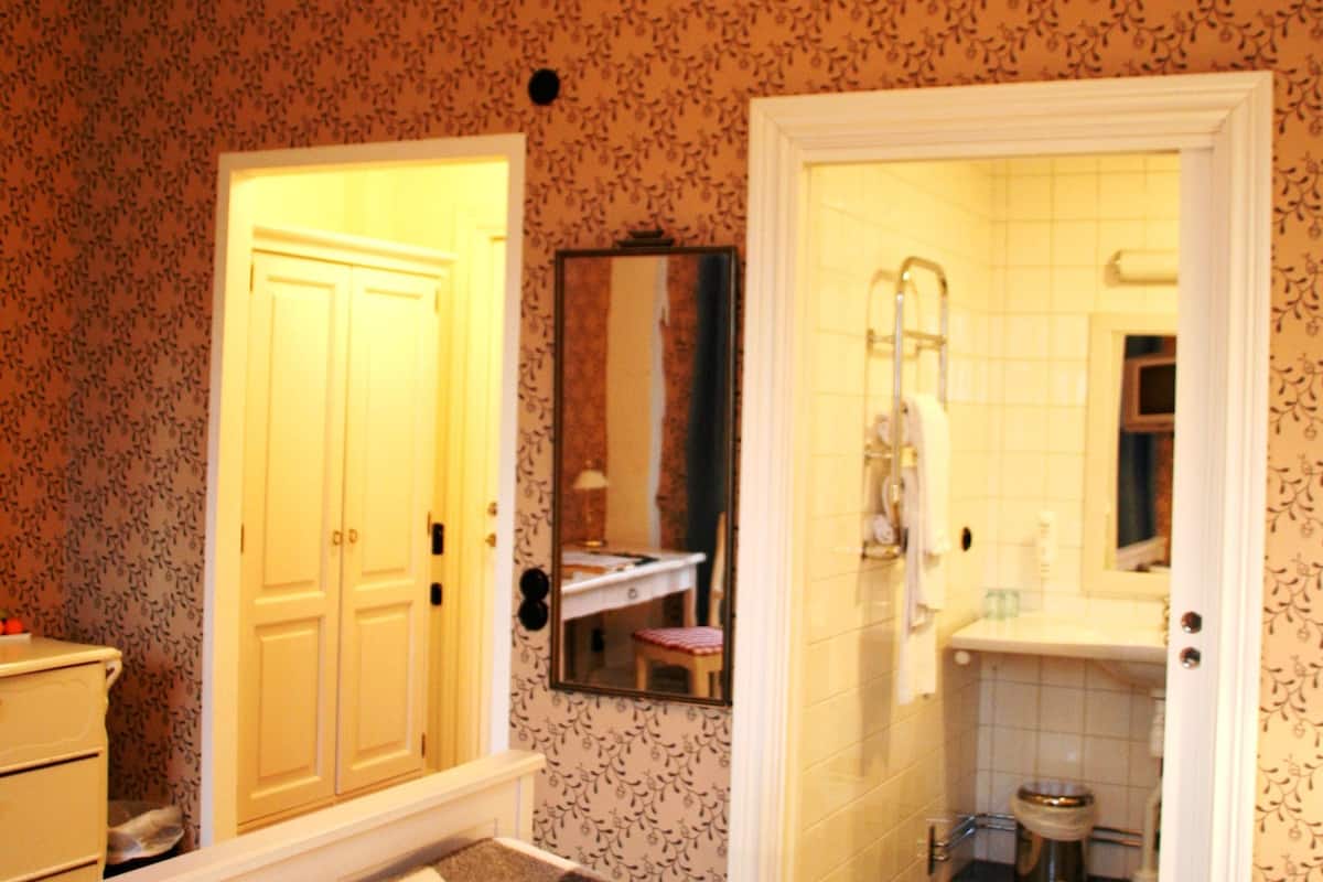 standard double room | hypo-allergenic bedding, individually decorated, individually furnished