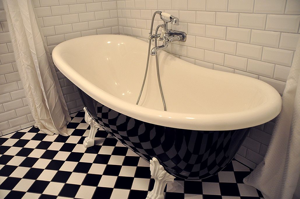 superior double room | deep-soaking bathtub