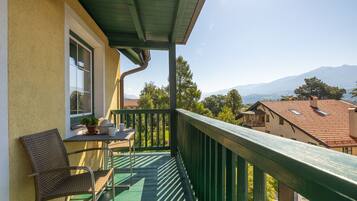 Apartment, 2 Schlafzimmer, Bergblick (Rückzug) | Vista da sacada