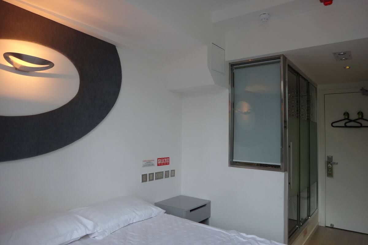 Quarto casal luxo | Escrivaninha, camas extras/dobráveis (sobretaxa), Wi-Fi de cortesia