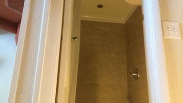 Classic Room | Bathroom shower