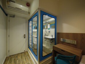 Classic Double Room | Bathroom | Shower, free toiletries, hair dryer, towels - Panda's Hostel - Hot Dog Bus (Kowloon)