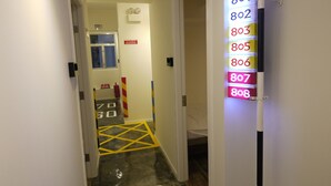 Lobby - Panda's Hostel - Hot Dog Bus (Kowloon)
