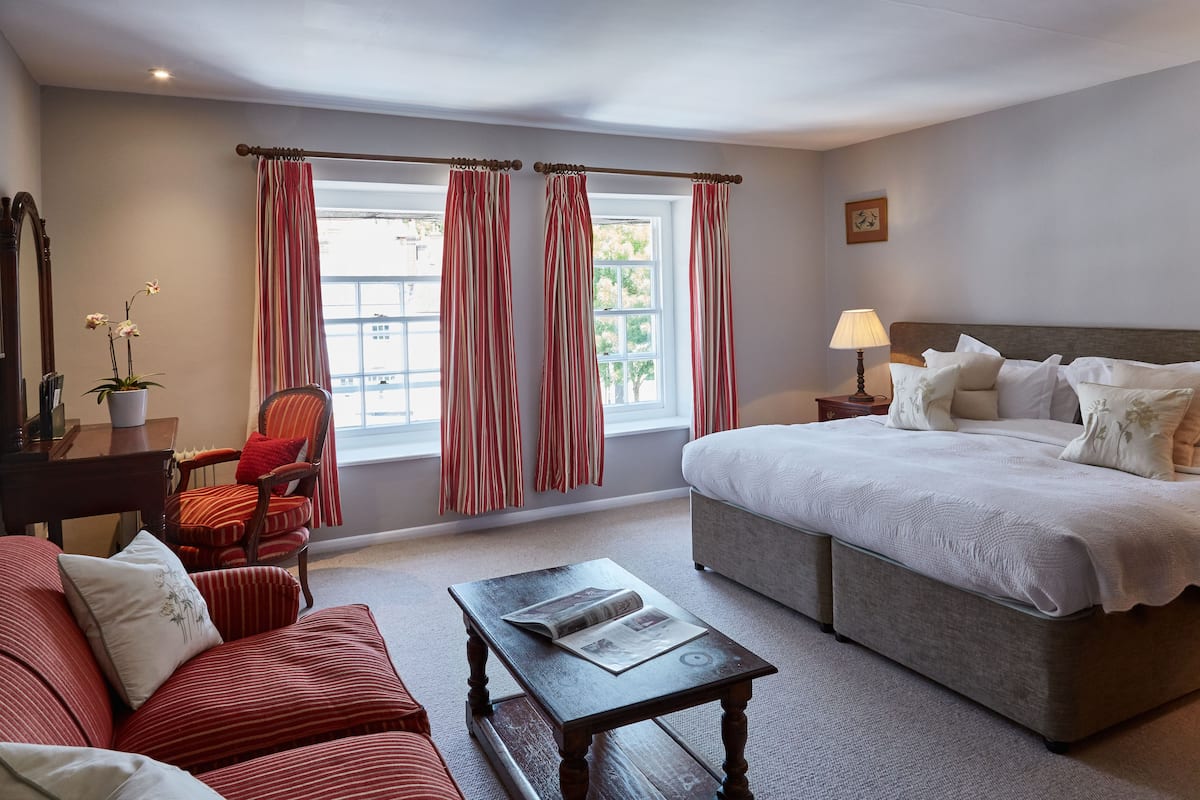 Room (Midhurst) | 1 bedroom, premium bedding, individually decorated