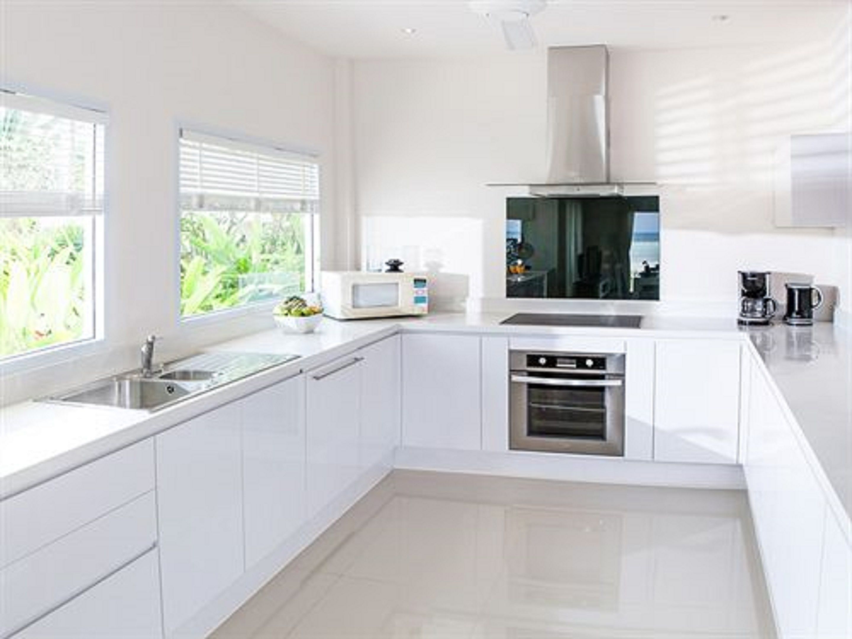 luxury villa, 3 bedrooms, beachfront | private kitchen | coffee/tea maker, paper towels