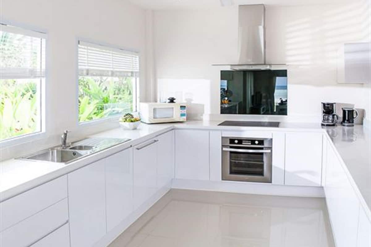 luxury villa, 3 bedrooms, beachfront | private kitchen | coffee/tea maker, paper towels