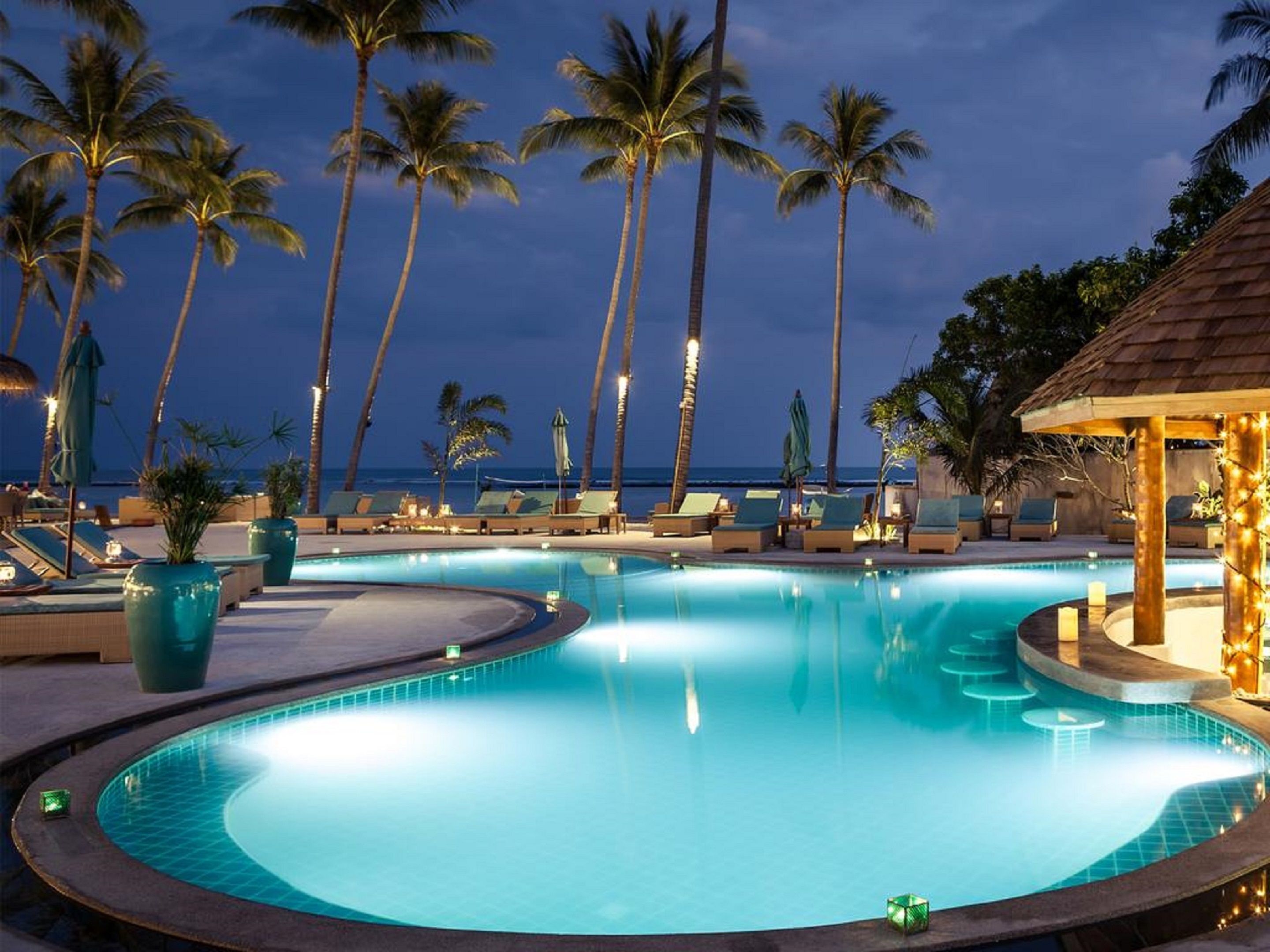 outdoor pool, open 7:00 am to 6:00 pm, pool umbrellas, pool loungers