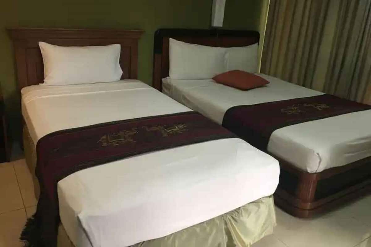 Desk, free WiFi, bed sheets