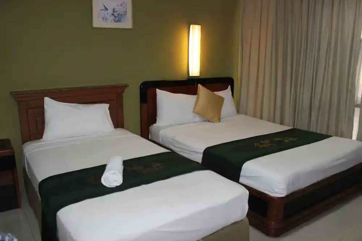 Desk, free WiFi, bed sheets