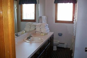 Bathroom - Aquarius Arms Motel (Seaside Heights)