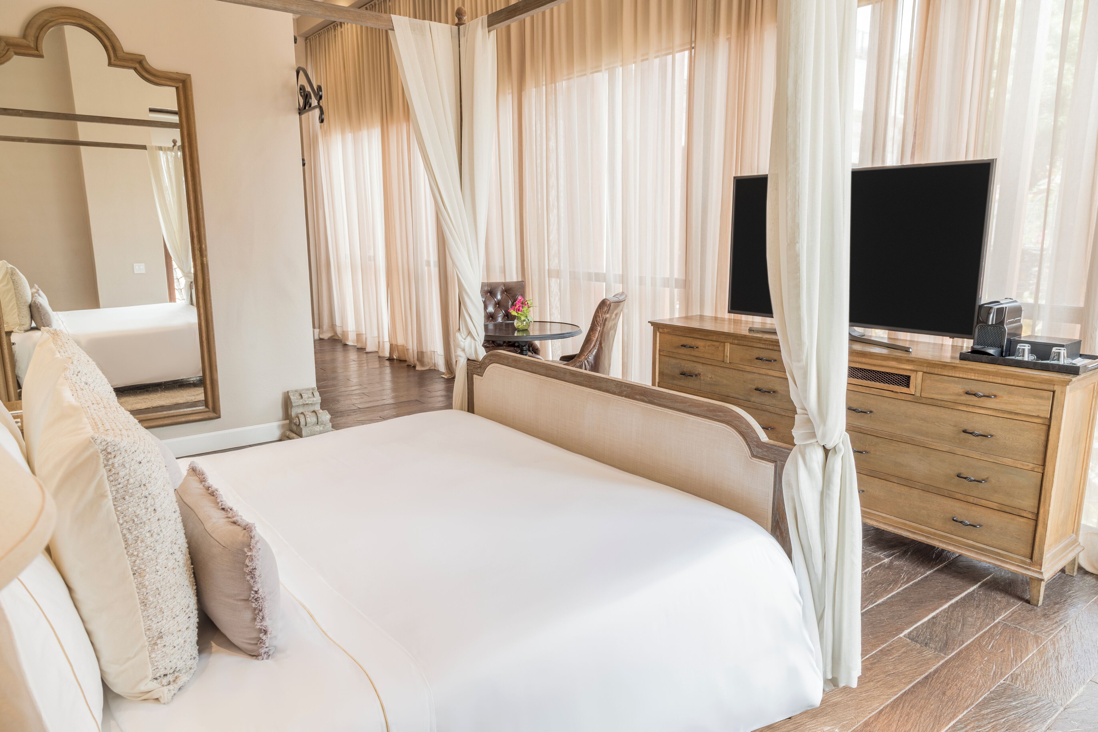 Photo - Bastión Luxury Hotel