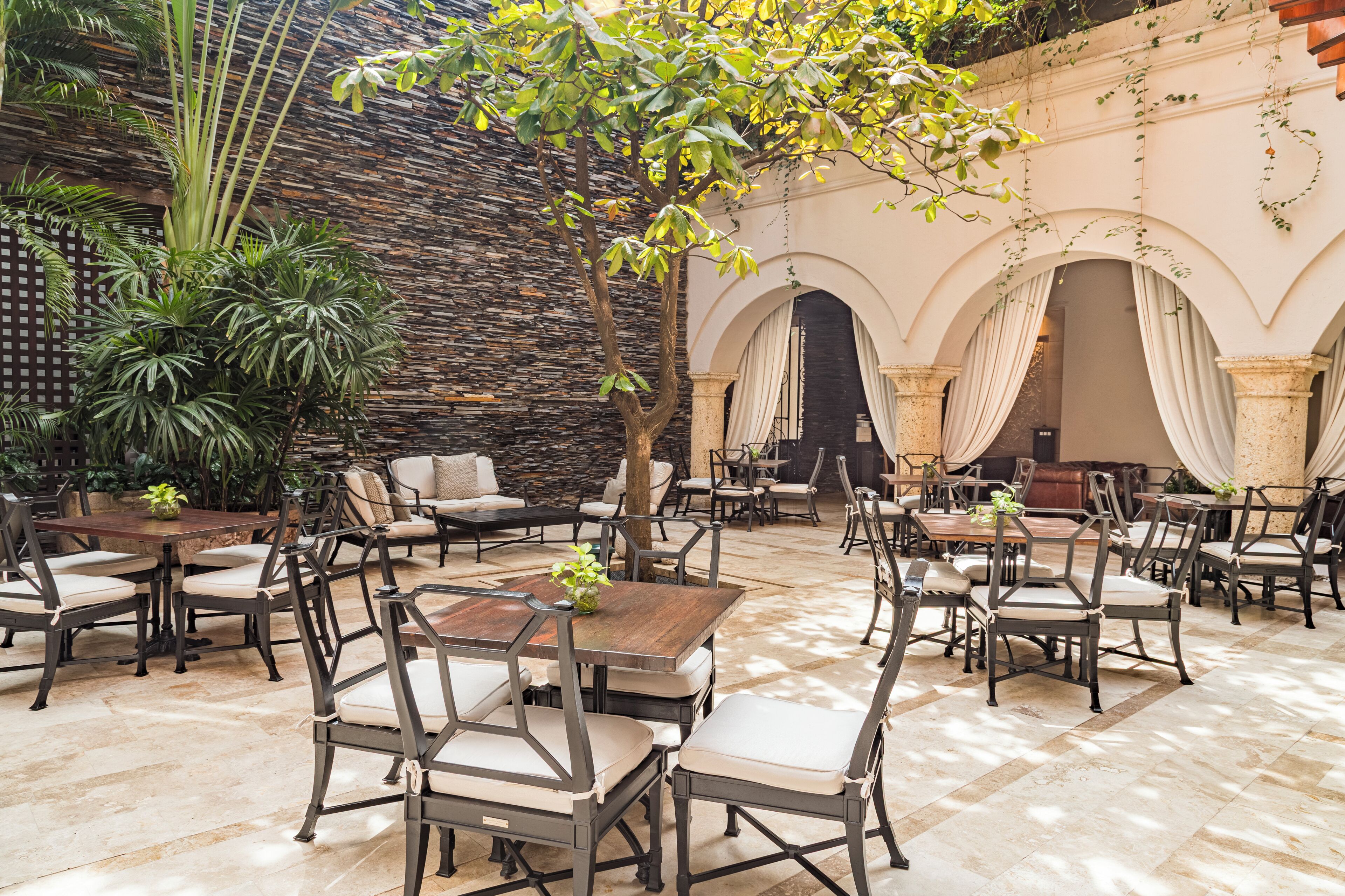 Photo - Bastión Luxury Hotel