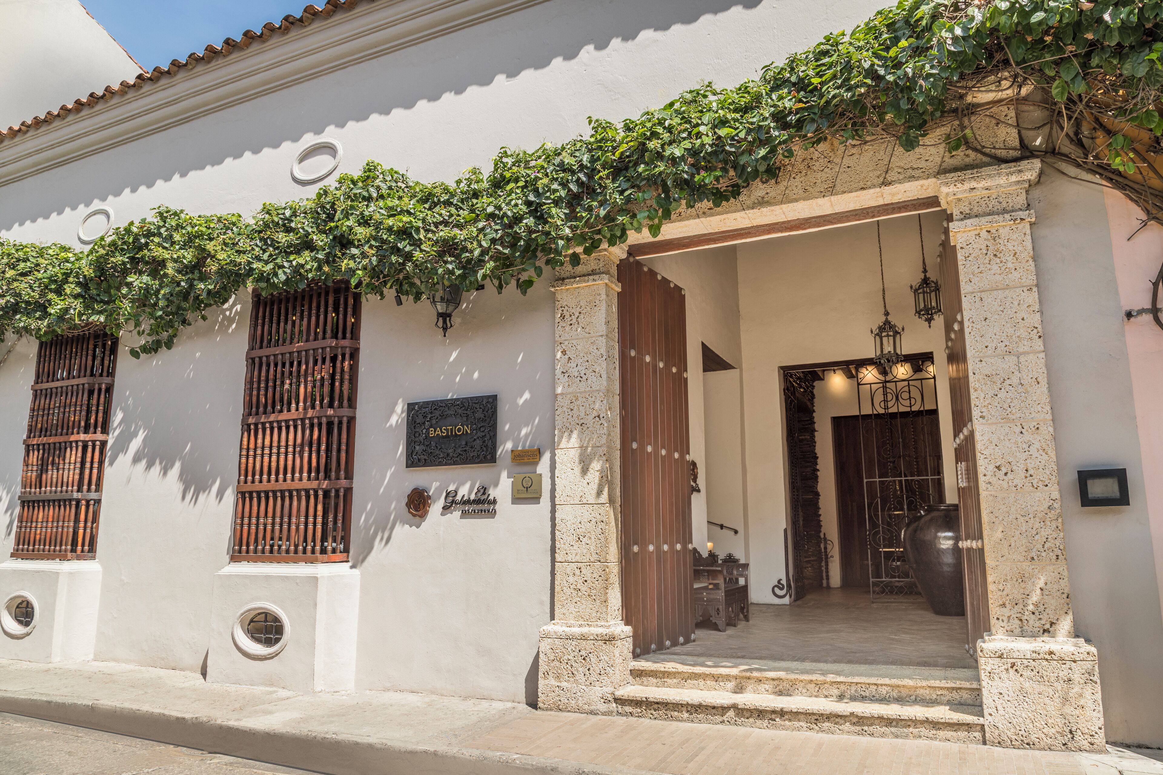 Mặt tiền nơi lưu trú