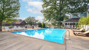 Alberca al aire libre por temporada