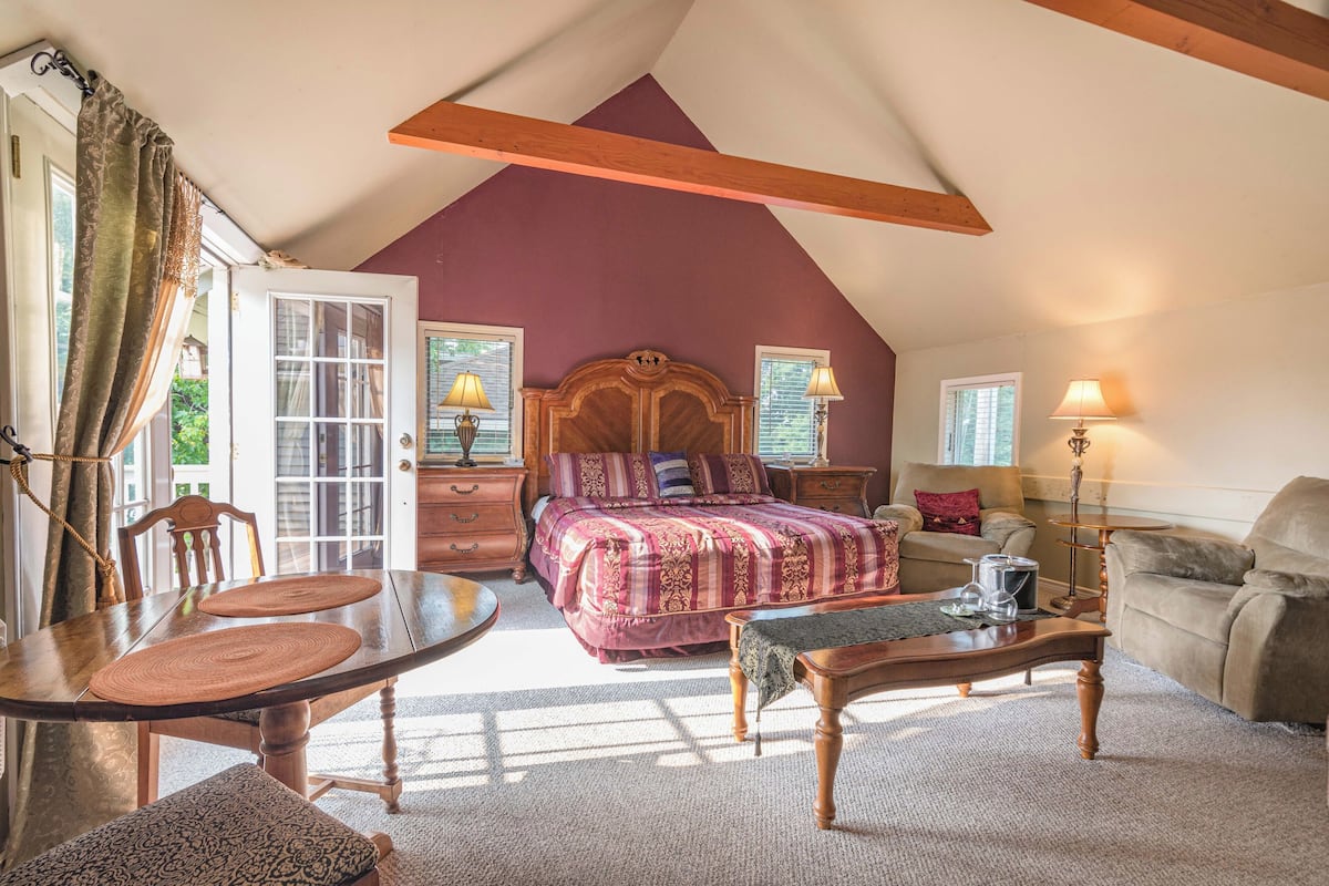 Luxury Suite | 1 bedroom, free WiFi, bed sheets