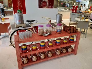 Colazione a buffet a pagamento, servita tutte le mattine 