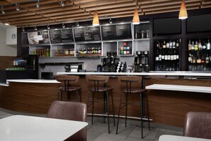 Breakfast, lunch, dinner served; American cuisine