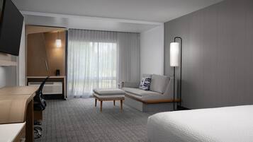 Rom, 1 kingsize-seng med sovesofa | Skrivebord, strykejern/-brett og barnesenger (inkludert)