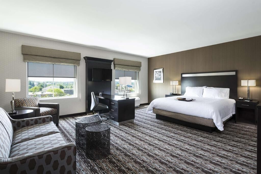 Caja de seguridad en la habitación y escritorio 