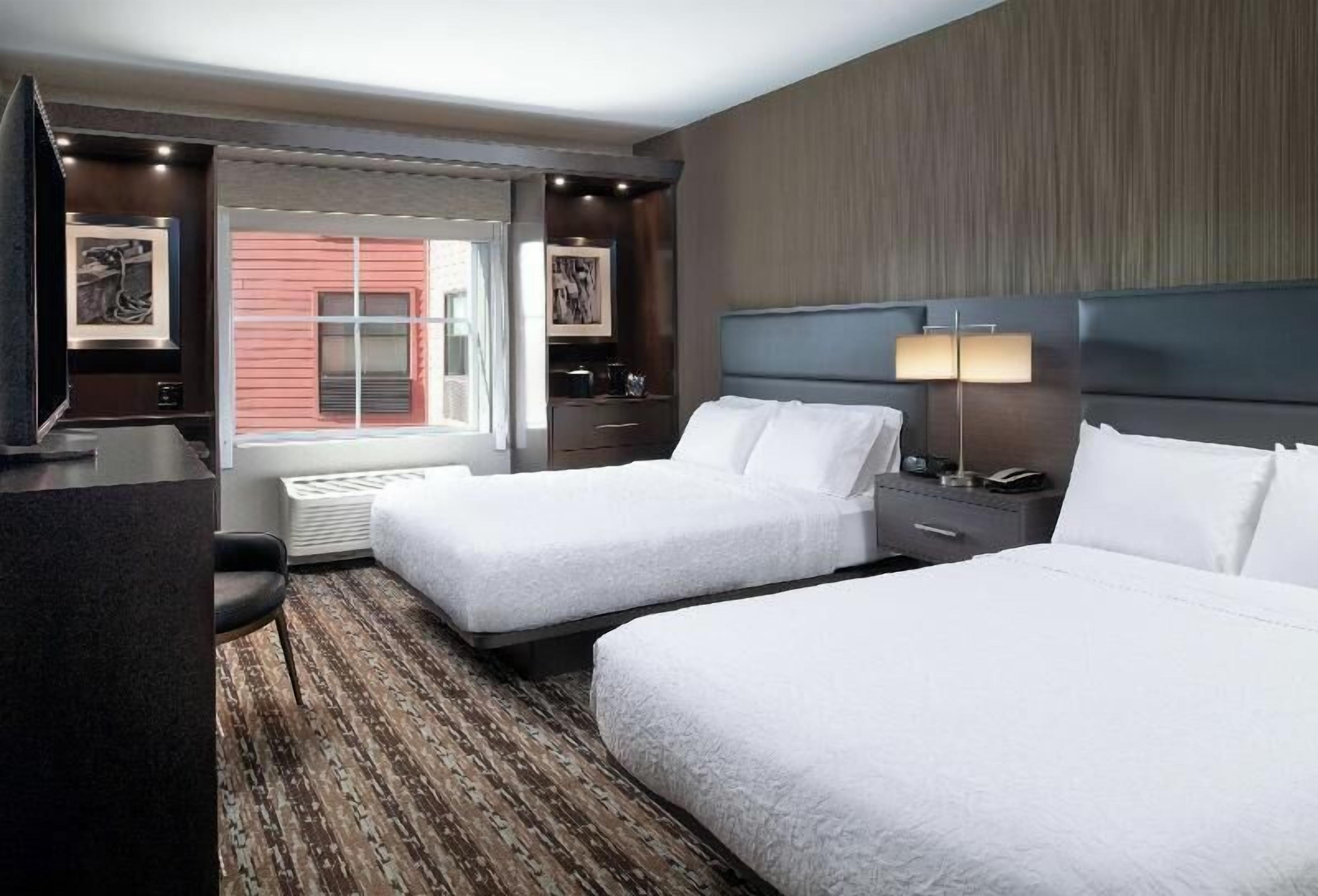 Caja de seguridad en la habitación y escritorio 