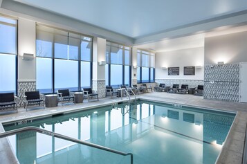 Indoor pool, sun loungers