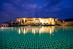 Outdoor pool - YouDee Hotel Patong (formerly Meir Jarr Hotel) (Patong)