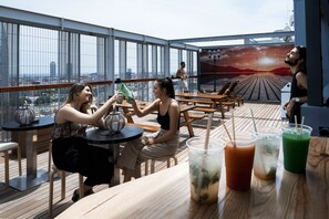 Terrace/patio - Urbany Hostels Barcelona (Barcelona)