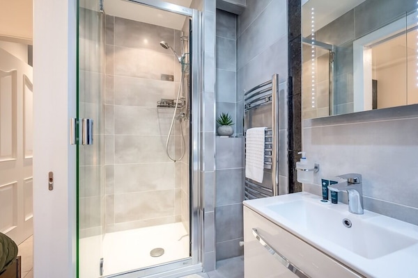 Superior Apartment, Ensuite (One Bedroom Apartment) | Bathroom