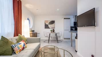 Superior Apartment, Ensuite (One Bedroom Apartment) | Lounge