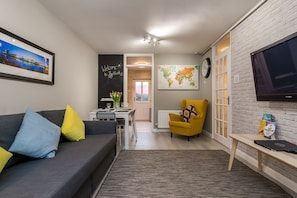 Apartment, Private Bathroom (Two-Bedroom Apartment) | Lounge