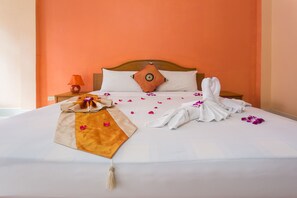 Habitación doble estándar | Minibar, caja de seguridad en la habitación, escritorio y wifi gratis