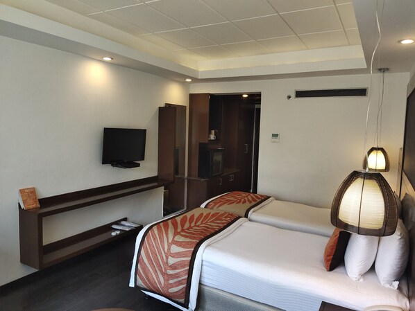 1 bedroom, premium bedding, minibar, in-room safe