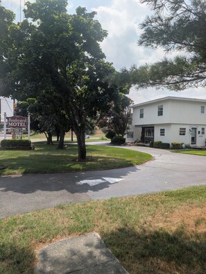 Front of property - Boulevard Motel (Marmora)
