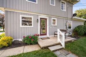Concierge desk - Boulevard Motel (Marmora)