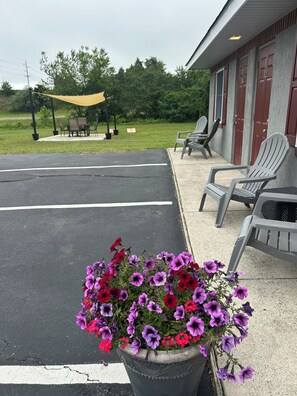 Terrace/patio - Boulevard Motel (Marmora)