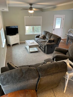 Apartamento clássico | Ferros/tábuas de passar roupa, Wi-Fi de cortesia, roupa de cama