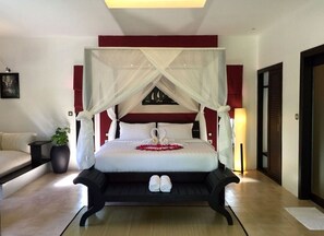 Premium Villa, Poolside | Premium bedding, free minibar items, in-room safe - Villa Amalia (Siem Reap)